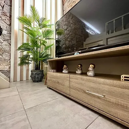 Casa Sym פליראקי